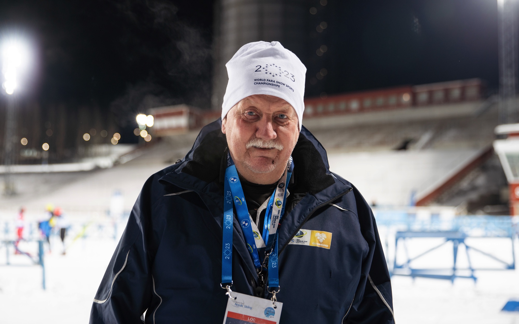 Funktionären Sune Jansson står på Östersunds skidstadion.